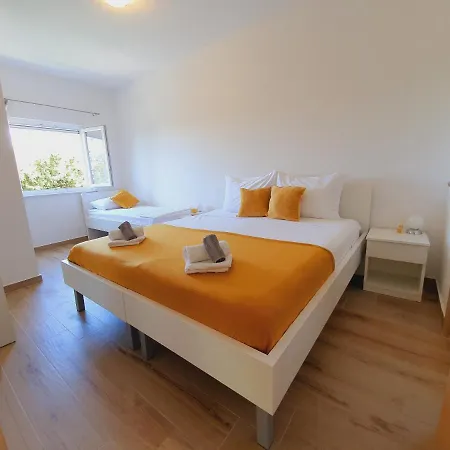 Apartmani Starigrad Paklenica - Danijel Exterior photo