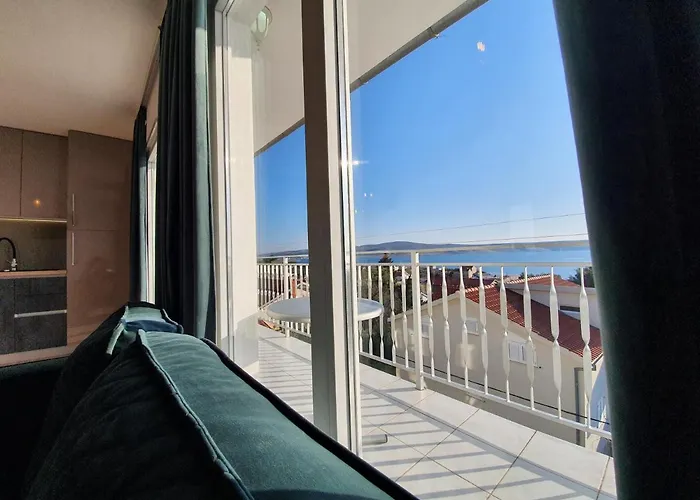 Apartmani Starigrad Paklenica - Danijel